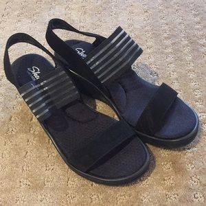 Black memory foam sole wedge